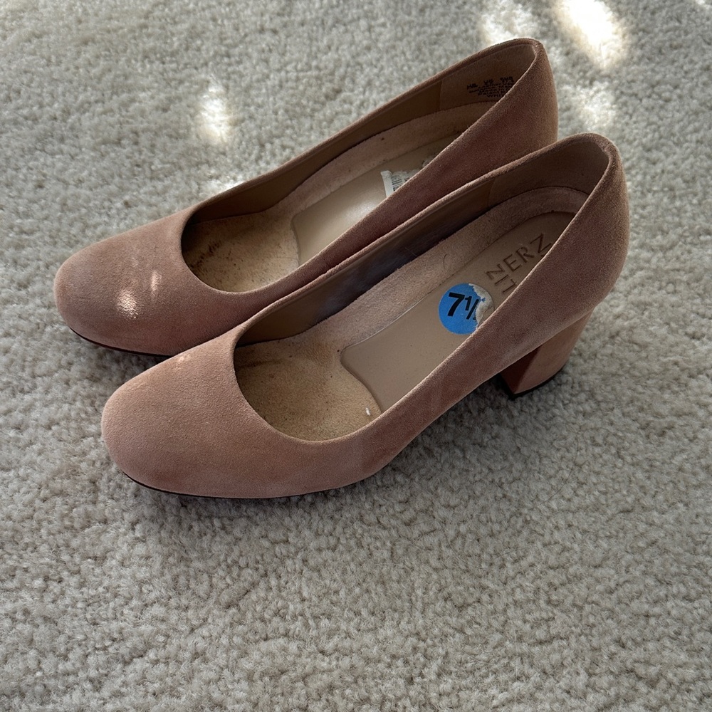 Naturalizer Soft Brown Suede Heels